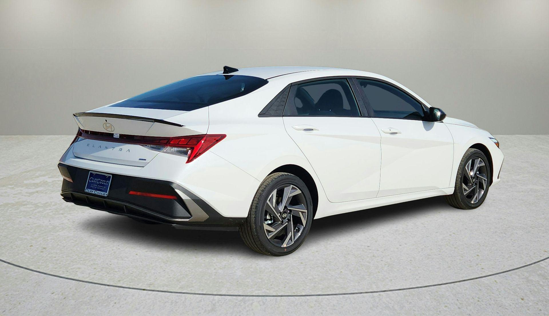2025 Hyundai Elantra Blue - Photo 7