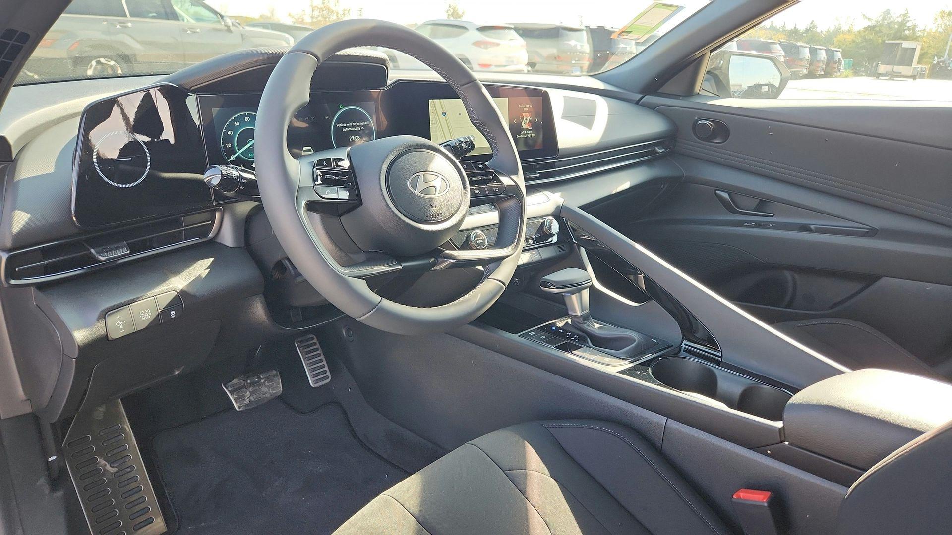 2025 Hyundai Elantra Blue - Photo 9