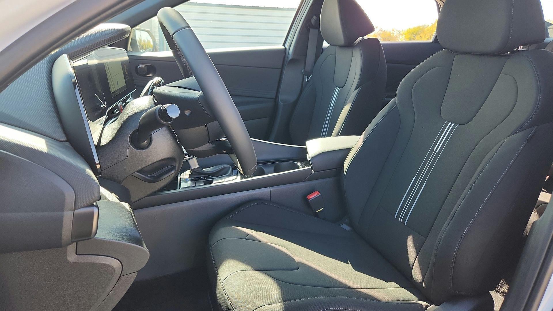 2025 Hyundai Elantra Blue - Photo 10