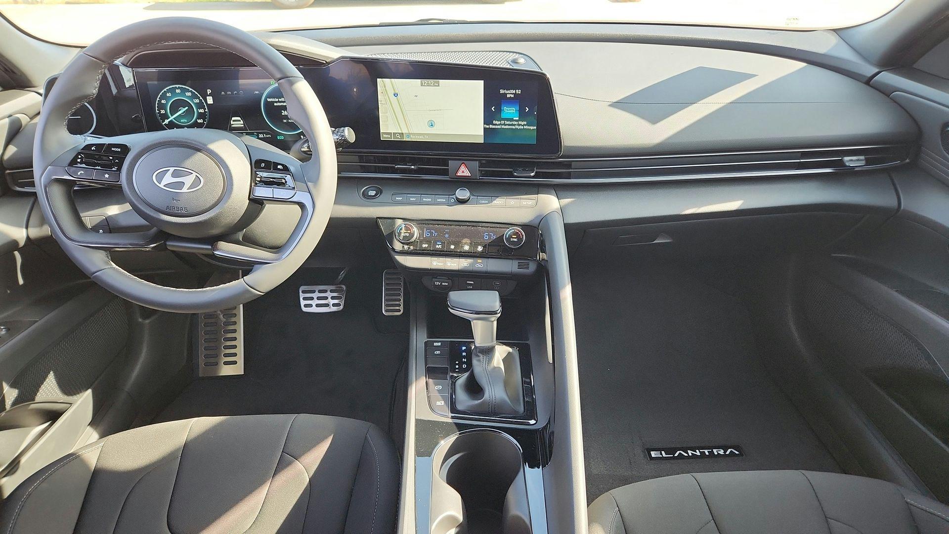 2025 Hyundai Elantra Blue - Photo 18