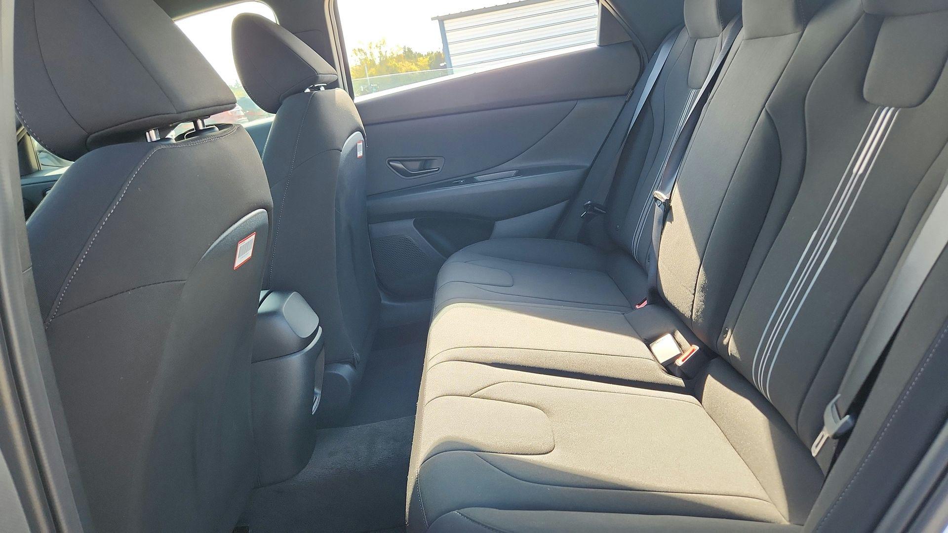 2025 Hyundai Elantra Blue - Photo 20