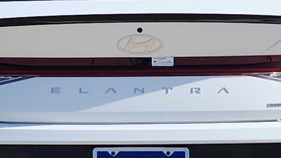 2025 Hyundai Elantra Blue - Photo 24