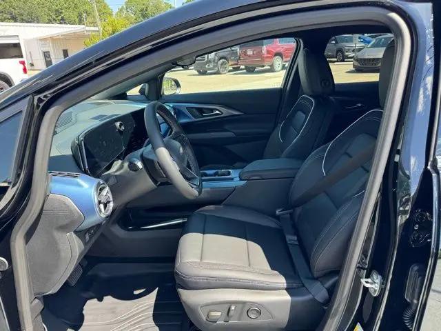 2025 Chevrolet Equinox LT 2