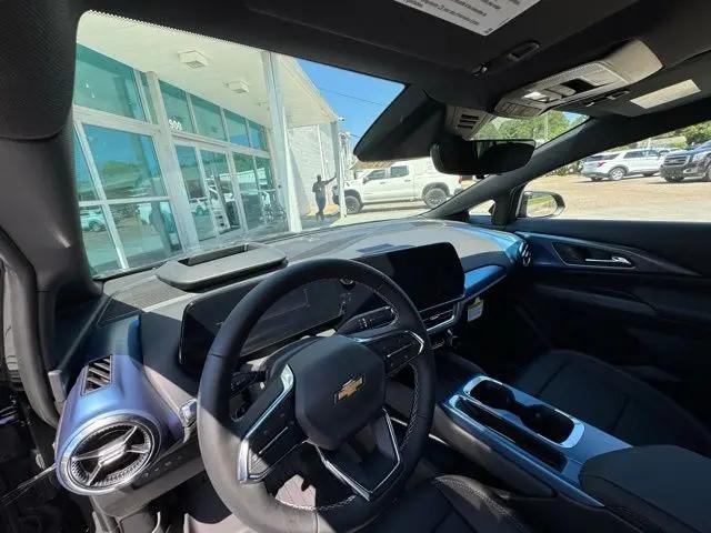 2025 Chevrolet Equinox LT 2