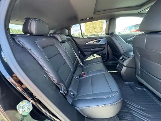 2025 Chevrolet Equinox LT 2