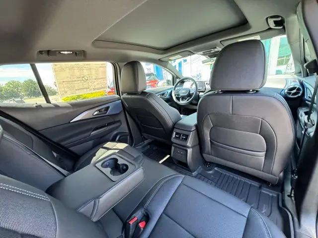 2025 Chevrolet Equinox LT 2