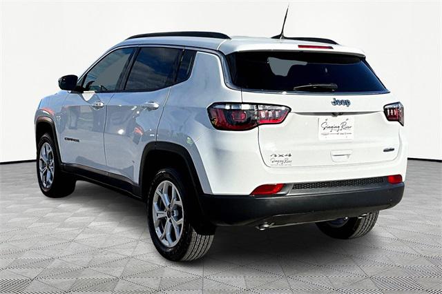 2025 Jeep Compass COMPASS LATITUDE 4X4