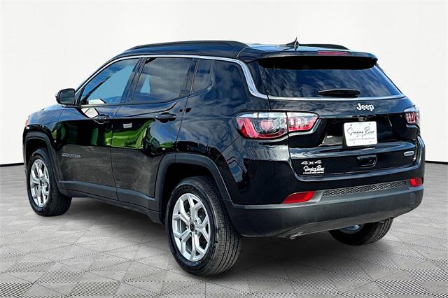 2025 Jeep Compass COMPASS LATITUDE 4X4