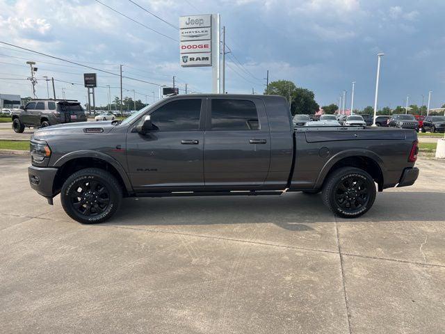 2022 RAM 3500 Limited Mega Cab 4x4 64 Box