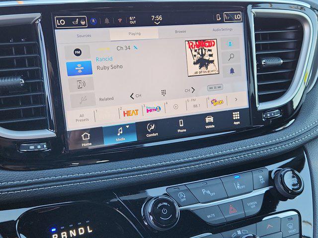 2026 Chrysler Pacifica Select AWD