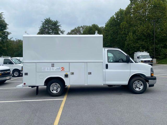 2025 Chevrolet Express Cutaway Work Van