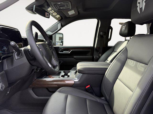 2025 Chevrolet Silverado 2500HD 4WD Crew Cab Standard Bed LT