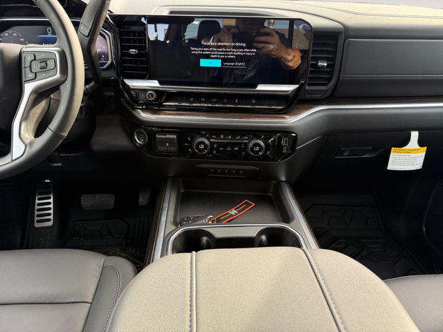 2025 Chevrolet Silverado 2500HD 4WD Crew Cab Standard Bed LT