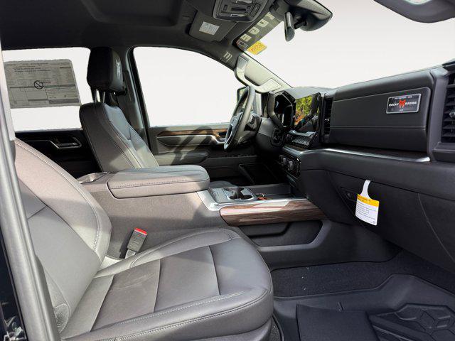 2025 Chevrolet Silverado 2500HD 4WD Crew Cab Standard Bed LT