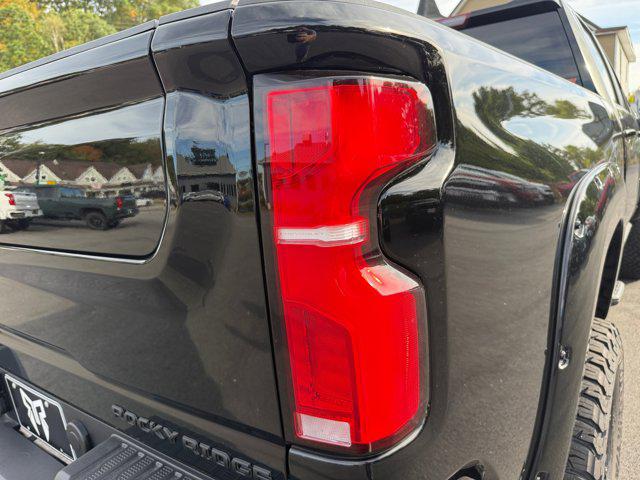 2025 Chevrolet Silverado 2500HD 4WD Crew Cab Standard Bed LT