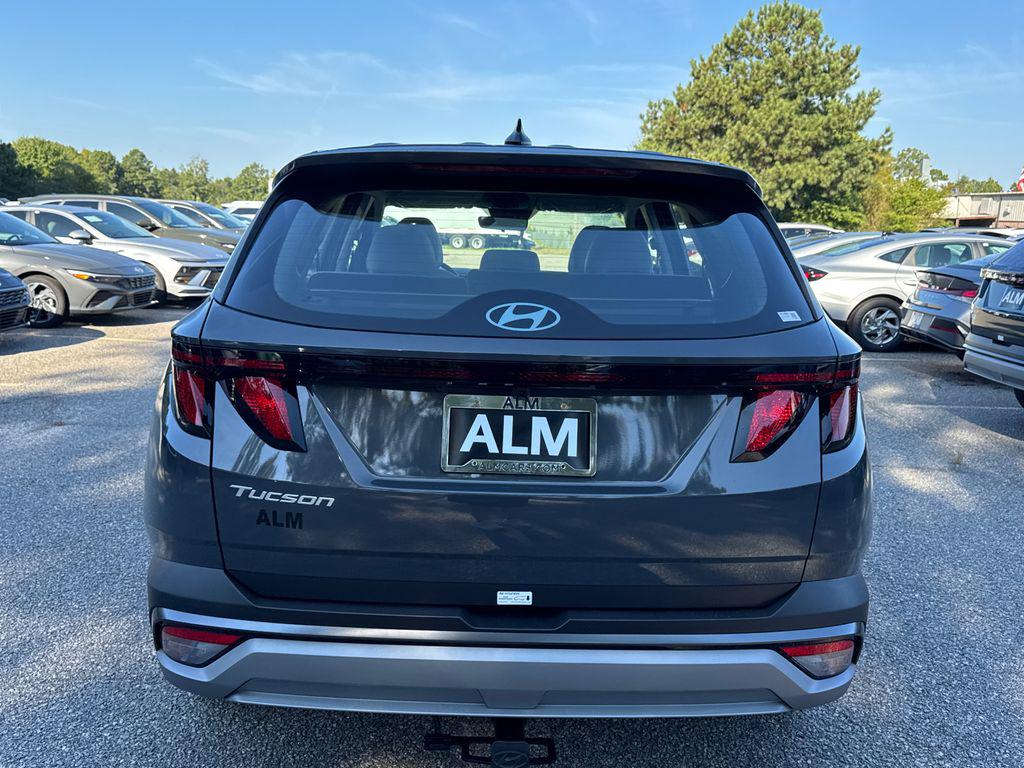 2026 Hyundai Tucson SE photo 3