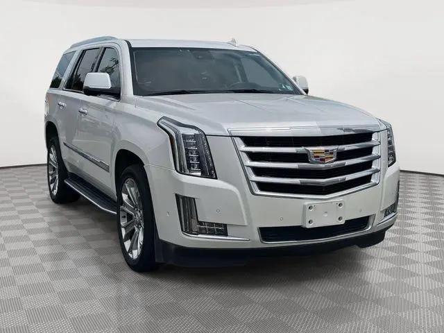 2020 Cadillac Escalade 4WD Luxury for sale in Levittown, NY