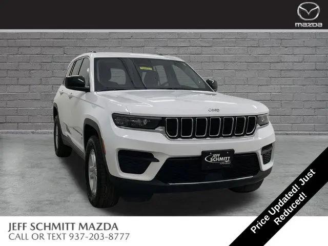 2024 Jeep Grand Cherokee Laredo 4x4 for sale in Beavercreek, OH