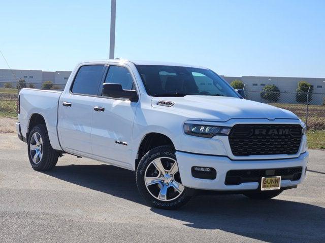 2026 RAM Ram 1500 RAM 1500 EXPRESS CREW CAB 4X2 57 BOX