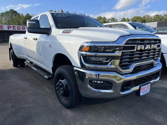 2026 RAM Ram 3500 RAM 3500 TRADESMAN CREW CAB 4X4 8 BOX