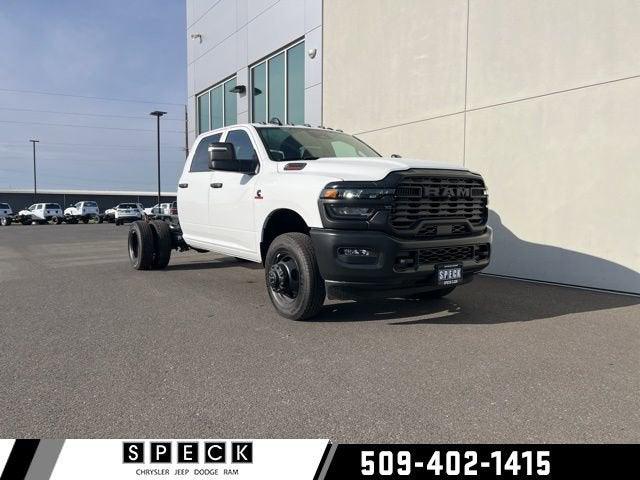 2026 RAM Ram 3500 Chassis Cab RAM 3500 TRADESMAN CREW CAB CHASSIS 4X4 60 CA