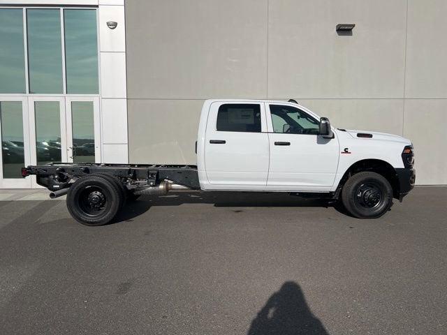 2026 RAM Ram 3500 Chassis Cab RAM 3500 TRADESMAN CREW CAB CHASSIS 4X4 60 CA