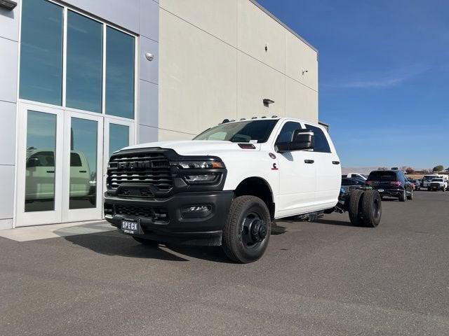 2026 RAM Ram 3500 Chassis Cab RAM 3500 TRADESMAN CREW CAB CHASSIS 4X4 60 CA