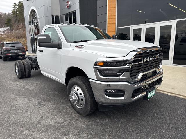 2026 RAM Ram 3500 Chassis Cab RAM 3500 TRADESMAN CHASSIS REGULAR CAB 4X4 84 CA 2026 RAM Ram 3500 Chassis Cab RAM 3500 TRADESMAN CHASSIS REGULAR CAB 4X4 84 CA