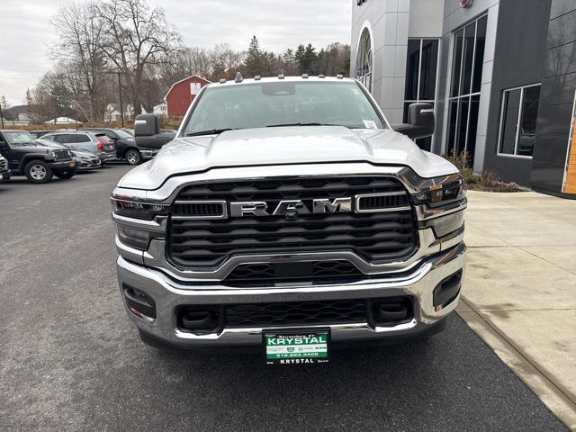 2026 RAM Ram 3500 Chassis Cab RAM 3500 TRADESMAN CHASSIS REGULAR CAB 4X4 84 CA 2026 RAM Ram 3500 Chassis Cab RAM 3500 TRADESMAN CHASSIS REGULAR CAB 4X4 84 CA