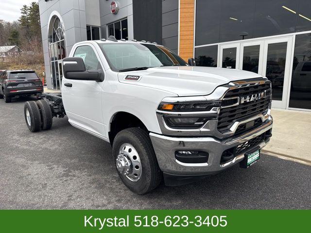 2026 RAM Ram 3500 Chassis Cab RAM 3500 TRADESMAN CHASSIS REGULAR CAB 4X4 84 CA