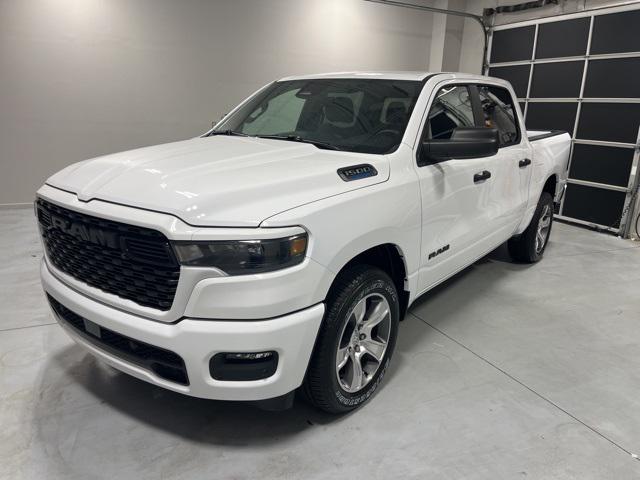 2025 RAM Ram 1500 RAM 1500 TRADESMAN CREW CAB 4X2 57 BOX