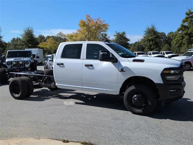 2026 RAM Ram 3500 Chassis Cab RAM 3500 TRADESMAN CREW CAB CHASSIS 4X4 60 CA 2026 RAM Ram 3500 Chassis Cab RAM 3500 TRADESMAN CREW CAB CHASSIS 4X4 60 CA