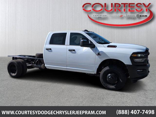 2026 RAM Ram 3500 Chassis Cab RAM 3500 TRADESMAN CREW CAB CHASSIS 4X4 60 CA