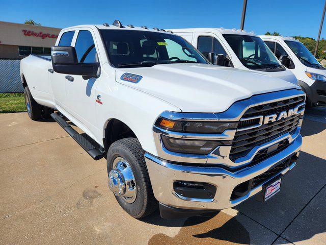 2026 RAM Ram 3500 RAM 3500 TRADESMAN CREW CAB 4X4 8 BOX