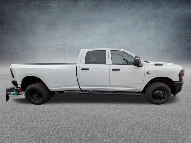 2026 RAM Ram 3500 RAM 3500 TRADESMAN CREW CAB 4X4 8 BOX