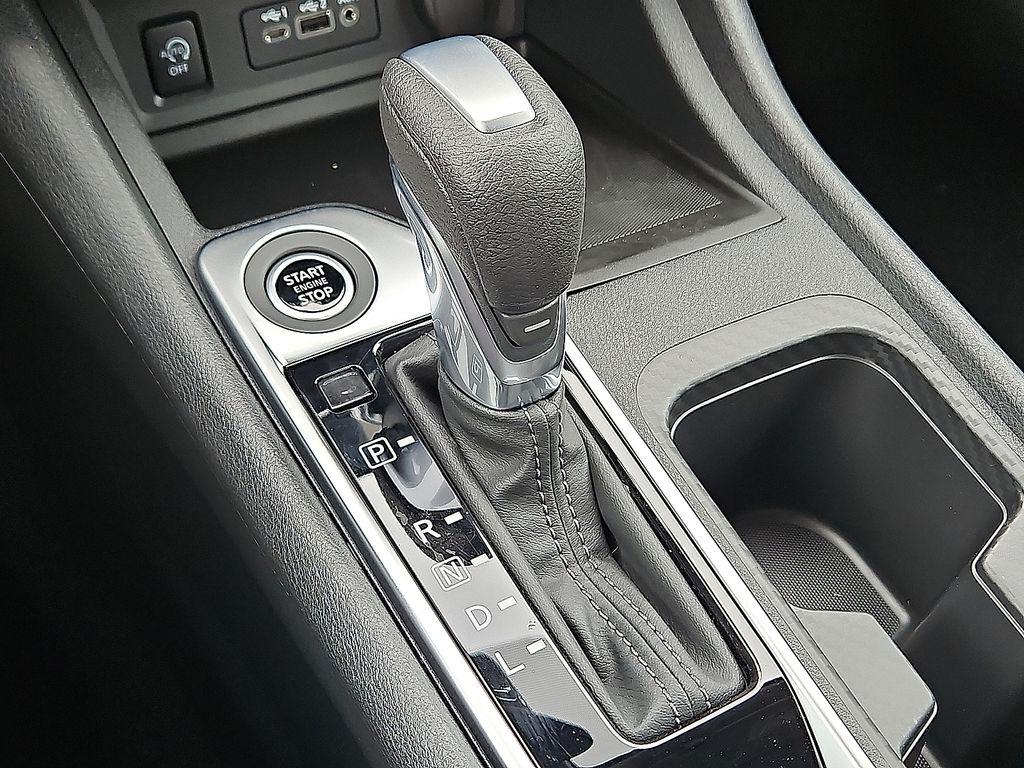 2025 Nissan Sentra SV - Photo 8