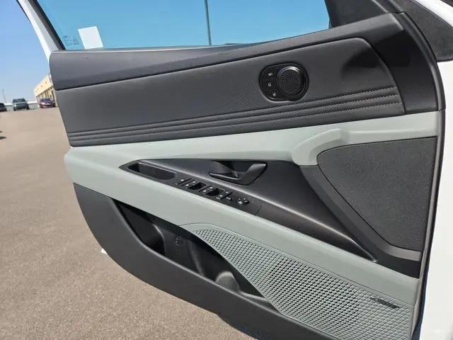 2025 Hyundai Elantra Hybrid Limited