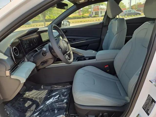2025 Hyundai Elantra Hybrid Limited