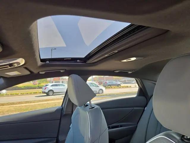 2025 Hyundai Elantra Hybrid Limited