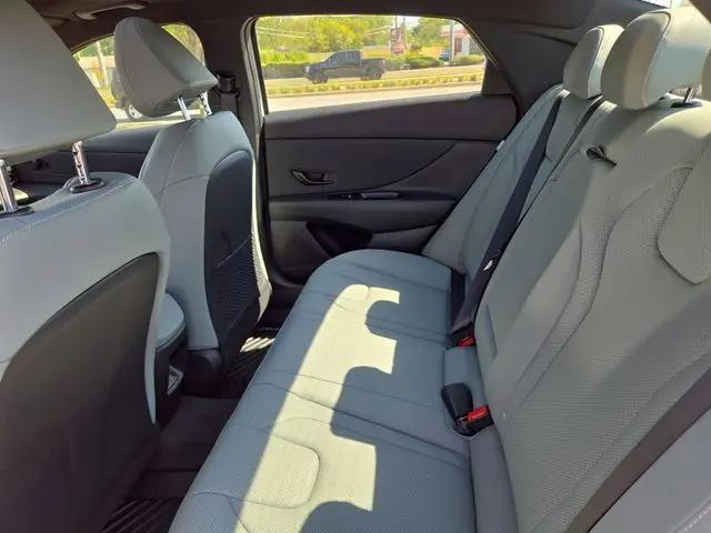 2025 Hyundai Elantra Hybrid Limited
