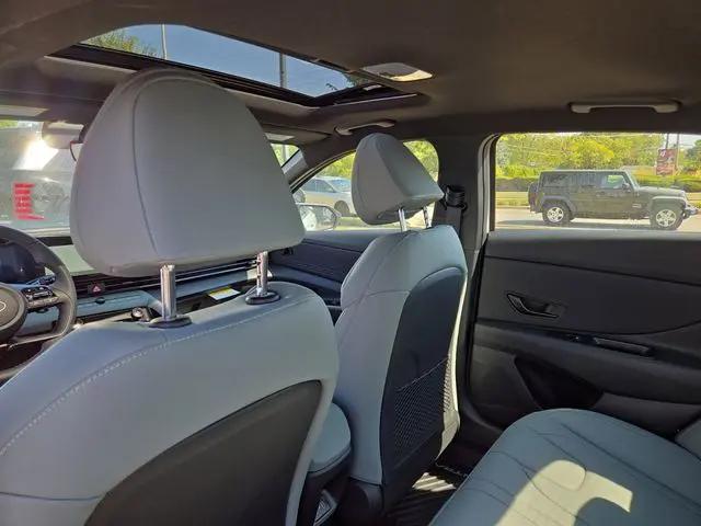 2025 Hyundai Elantra Hybrid Limited