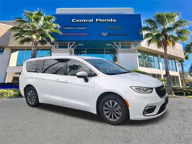 2023 Chrysler Pacifica Hybrid Touring L