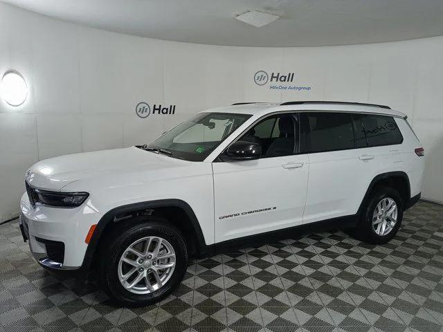 2023 Jeep Grand Cherokee L Laredo 4x2