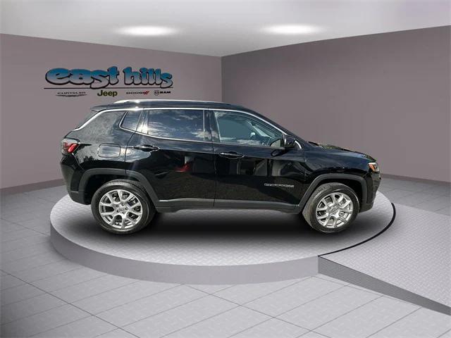 2022 Jeep Compass Latitude Lux 4x4