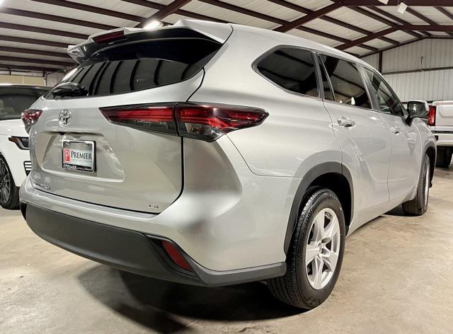 2024 Toyota Highlander LE