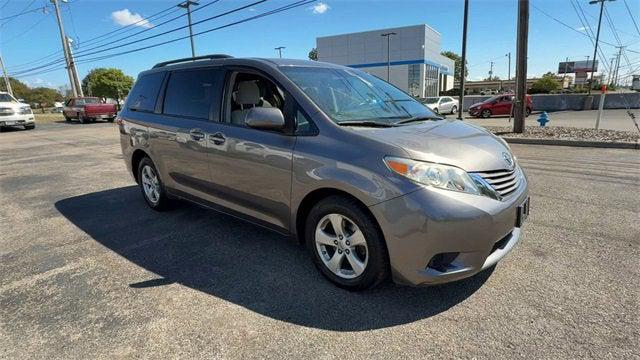 2017 Toyota Sienna LE 7 Passenger 2017 Toyota Sienna LE 7 Passenger