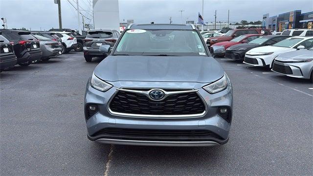 2022 Toyota Highlander Hybrid Platinum