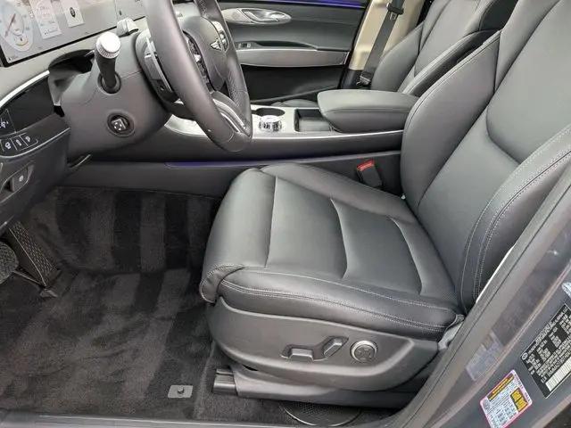 2026 Genesis GV70 2.5T Select