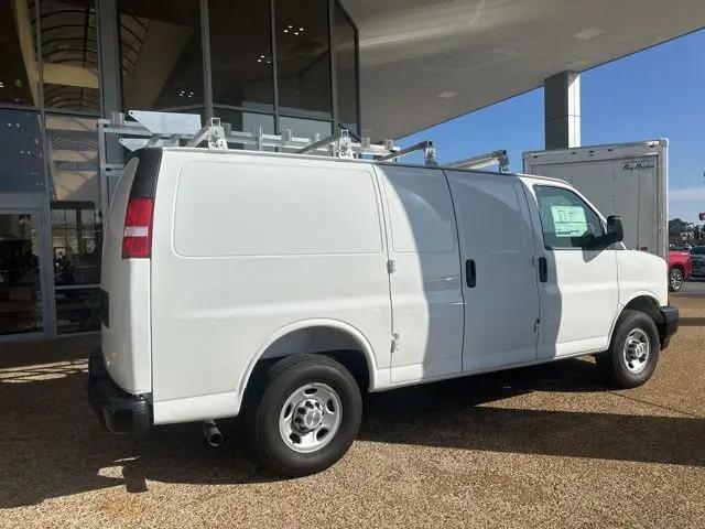 2025 Chevrolet Express Cargo Van RWD 2500 Regular Wheelbase WT