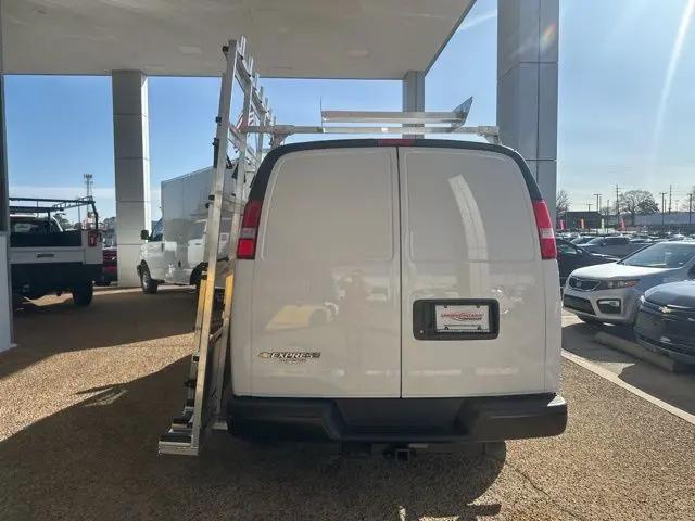 2025 Chevrolet Express Cargo Van RWD 2500 Regular Wheelbase WT
